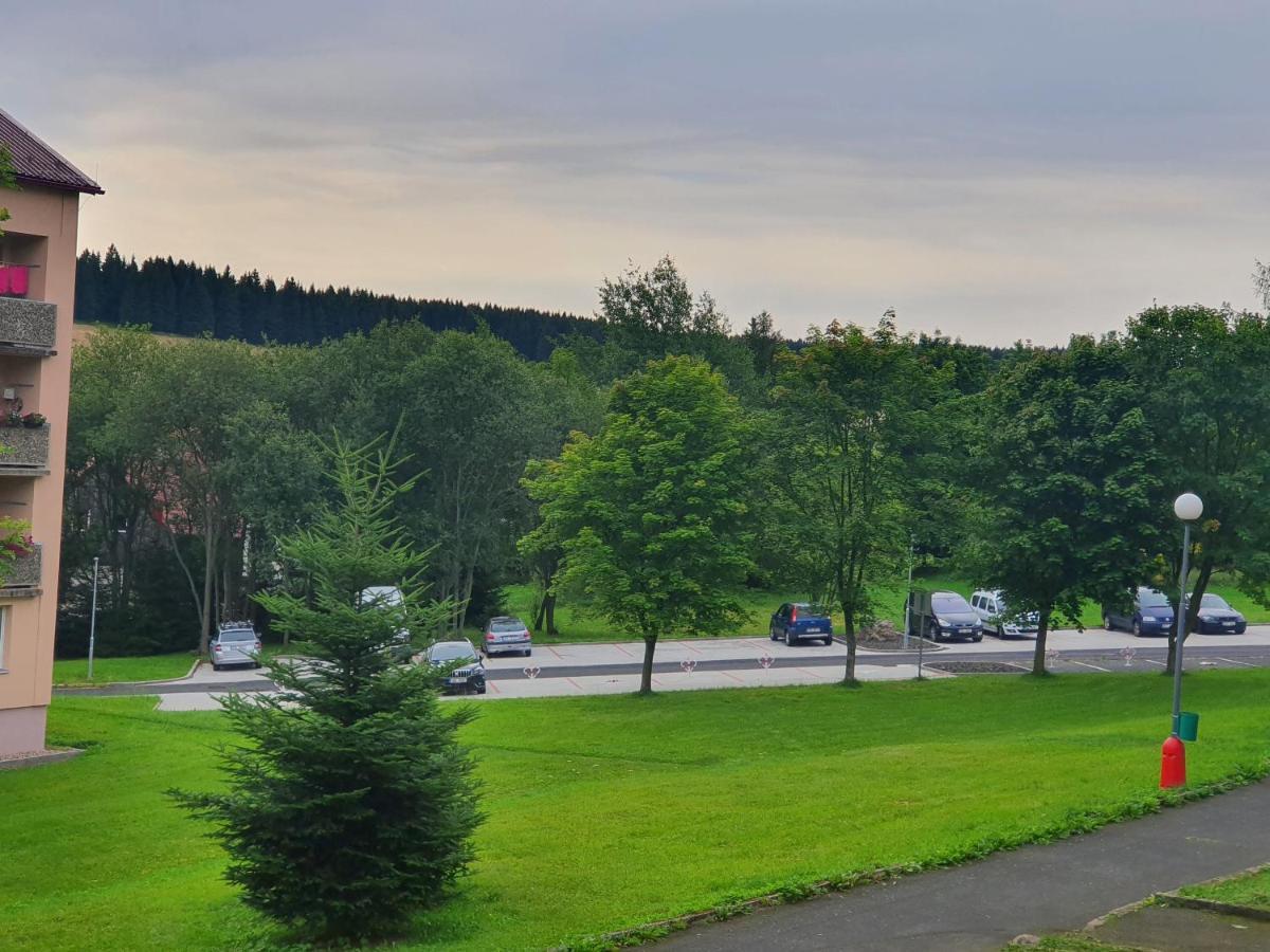 Family Apartman Kovarska Luaran gambar